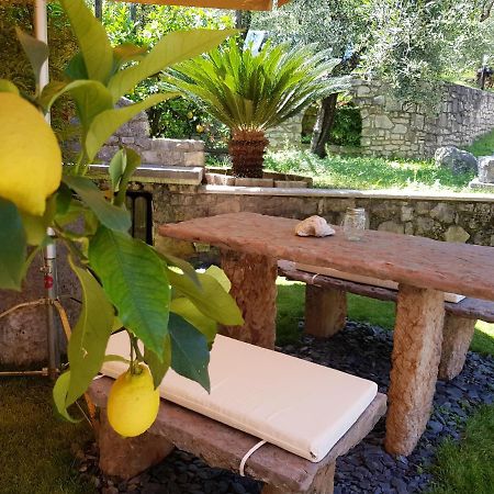 Guesthouse "Villa Tamas" Limone sul Garda Bagian luar foto