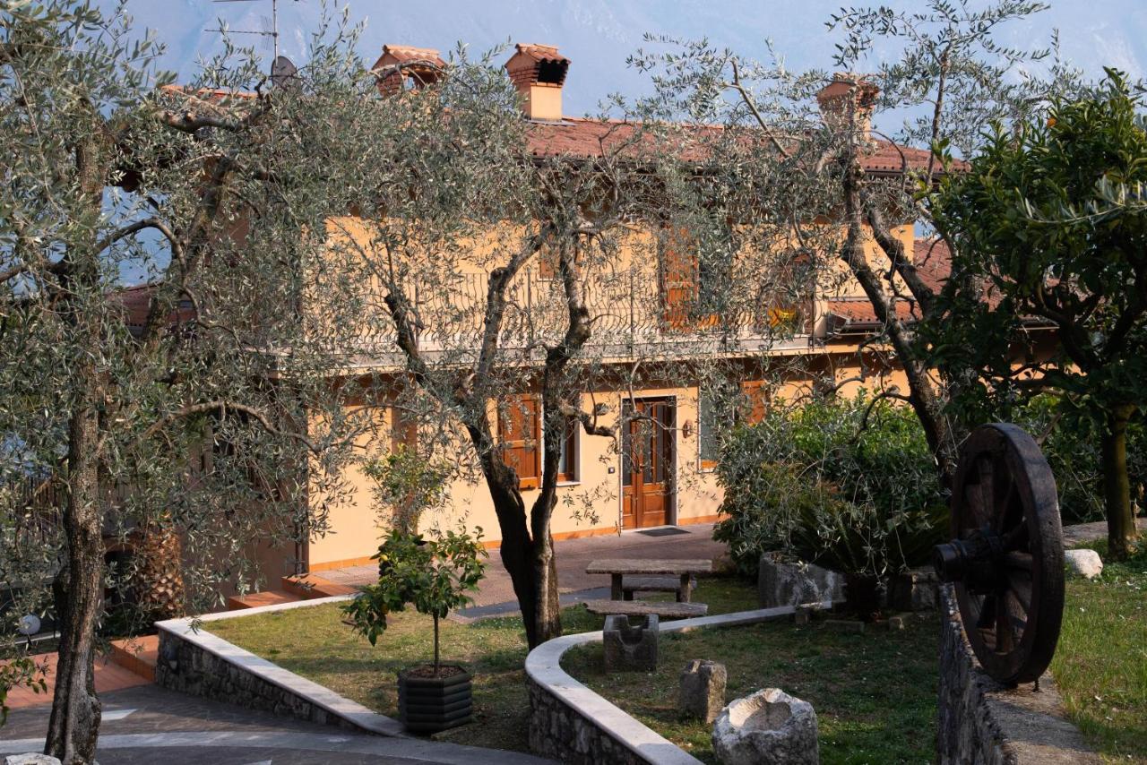 Guesthouse "Villa Tamas" Limone sul Garda Bagian luar foto