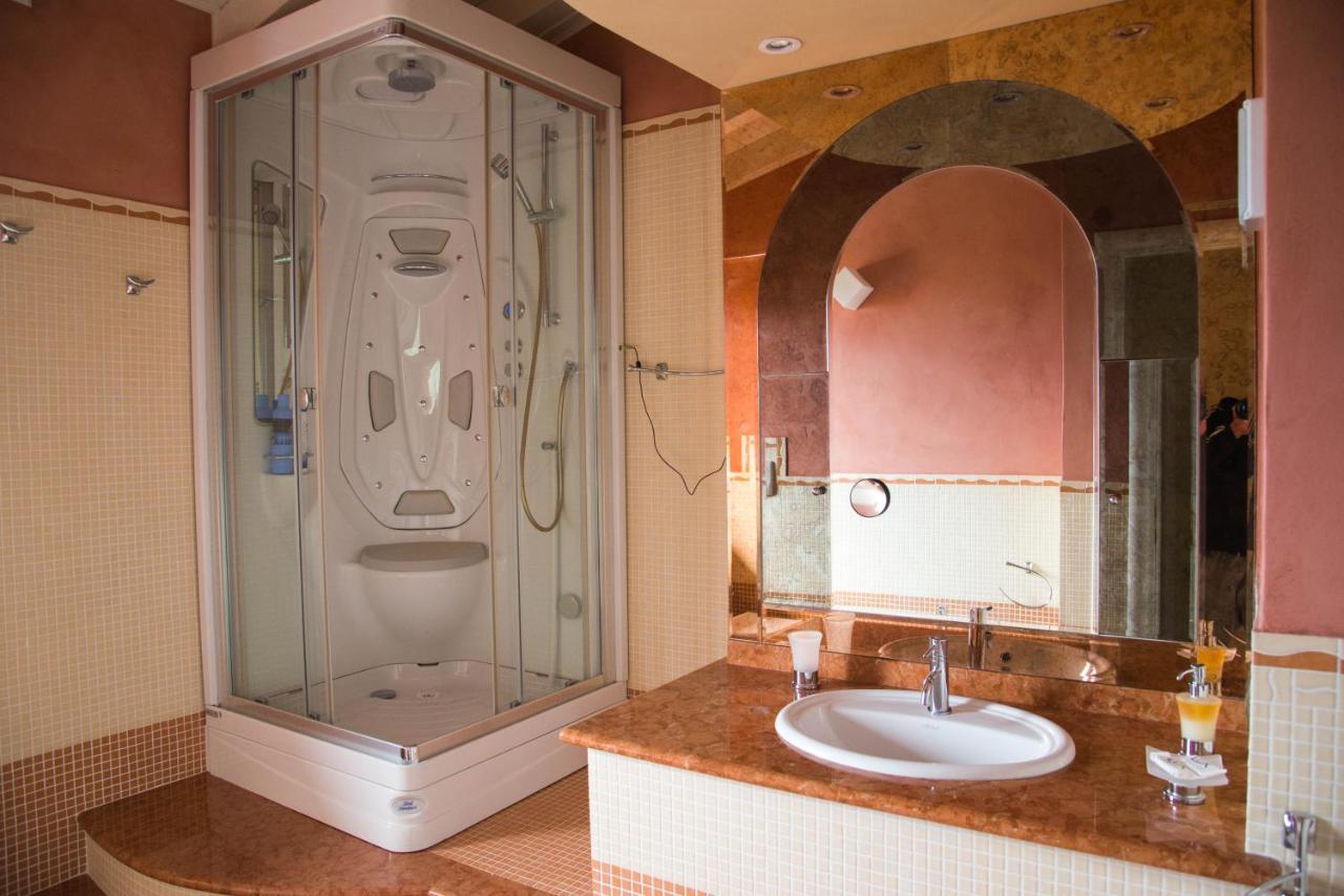 Guesthouse "Villa Tamas" Limone sul Garda Bagian luar foto