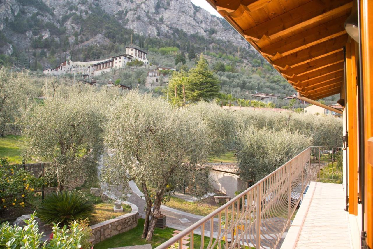 Guesthouse "Villa Tamas" Limone sul Garda Bagian luar foto