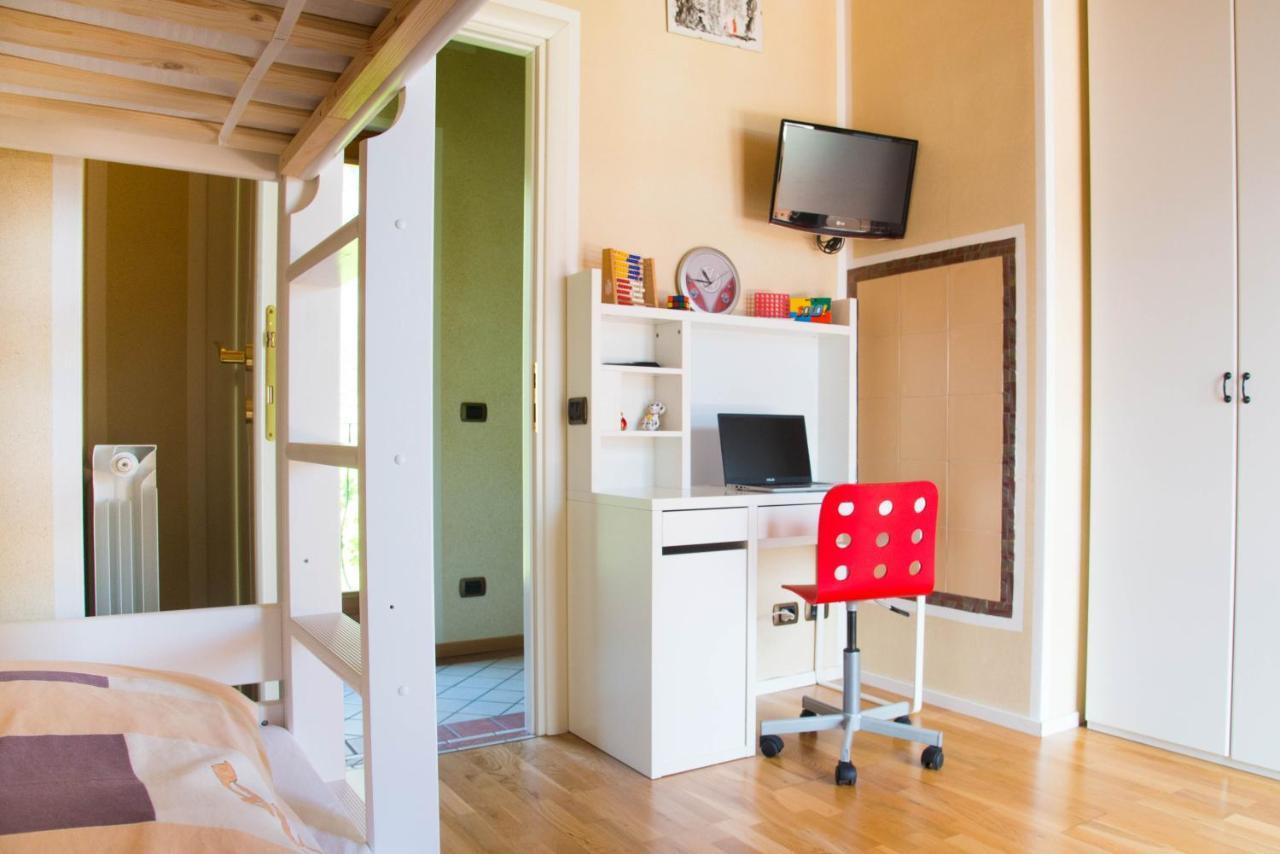 Guesthouse "Villa Tamas" Limone sul Garda Bagian luar foto