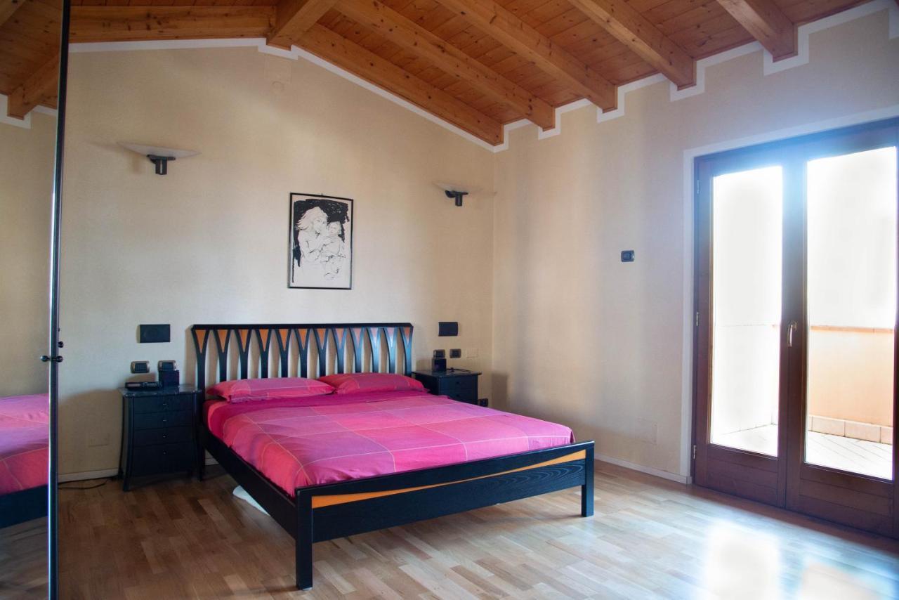 Guesthouse "Villa Tamas" Limone sul Garda Bagian luar foto