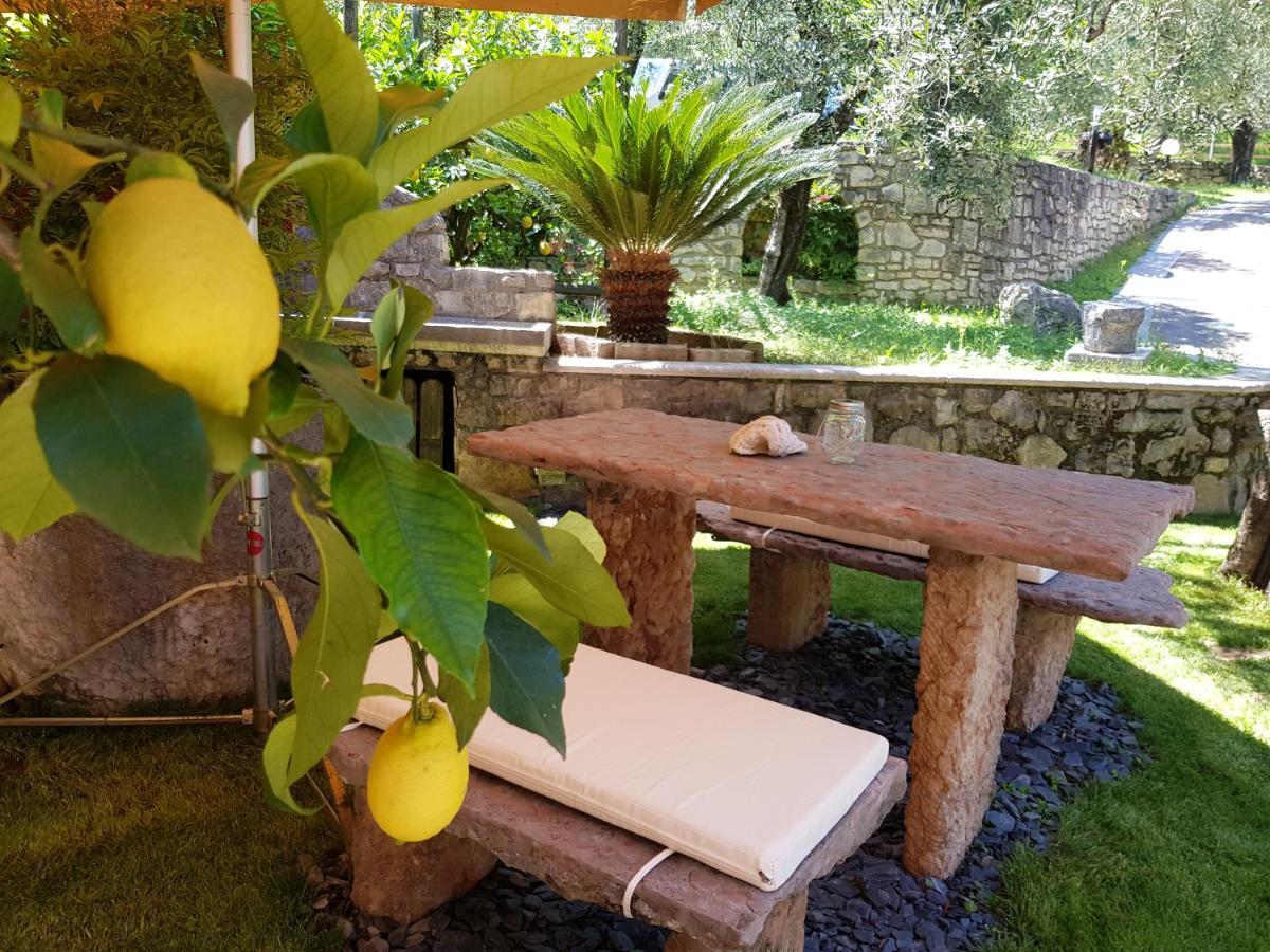 Guesthouse "Villa Tamas" Limone sul Garda Bagian luar foto